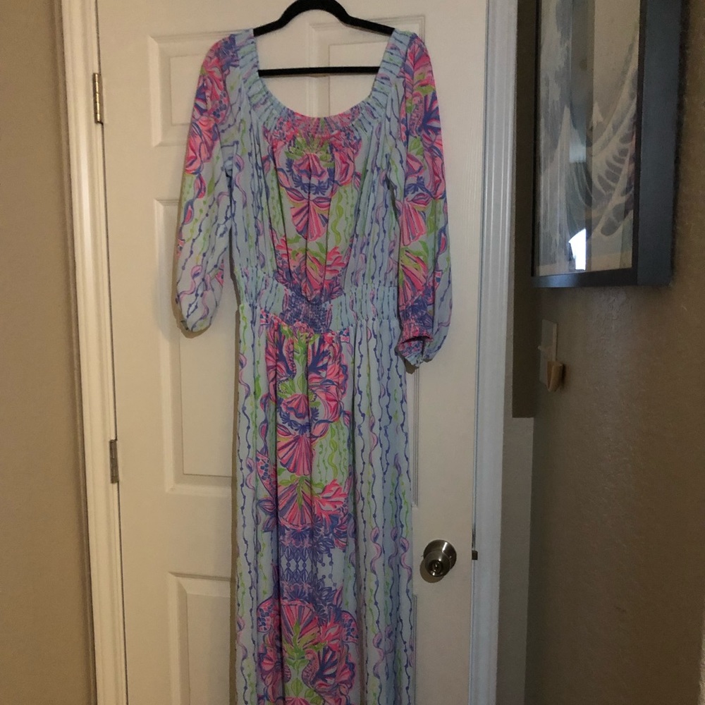 Beautiful off the shoulder XL lily pulitzer dress. Worn once.